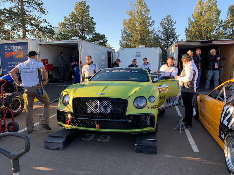 Illustration for article titled Here's Why Racers Keep Coming Back to the Incredibly Dangerous Pikes Peak